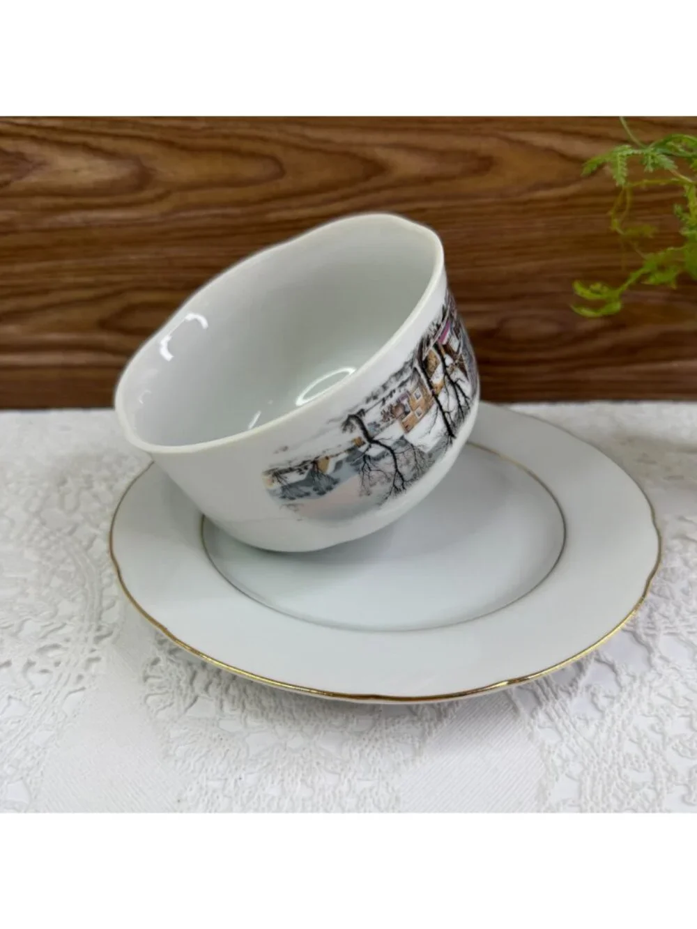 Vtg 1977 Avon Currier & Ives Covered Butter Cheese Dish Holiday Winter Scene